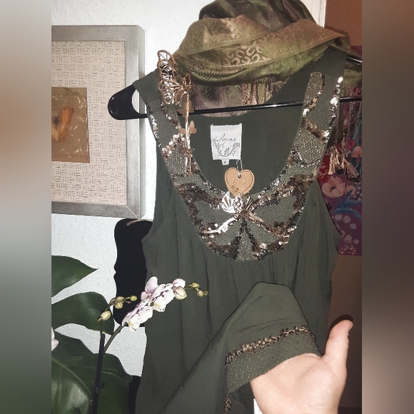 GORGEOUS BOHEMIAN Bundle w/ embroidered top and 4 other GOLDEN items!!!😍🌼❤😁 - Picture 2 of 6